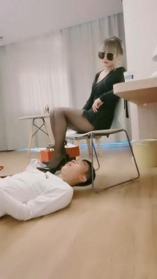 【星公主】御姐黑丝高跟虐废物 bf18417