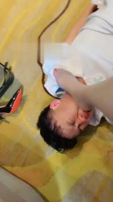 【雪琪琪】强制狗穿裙子/圣水/高跟踩/鞭打 bf18337