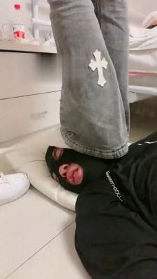 【精神小妹】诺诺带两素人妹妹小白鞋tj bf18084