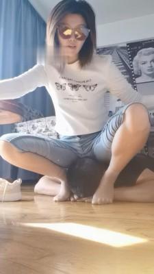 【奶欲】惩罚迟到狗当坐垫 bf18077