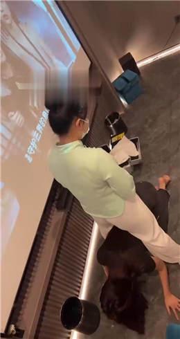 【橘子没熟】闺蜜伺候我和技师JS22090402