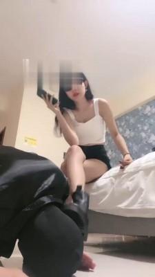 【初见】居高临下踩踏食物喂食 bf18032