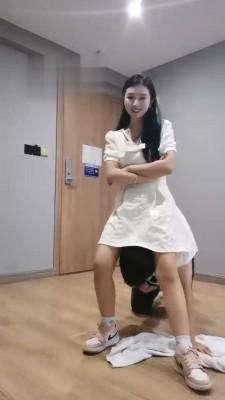 【海绵大大】班主任被坏学生暴揍 bf17892