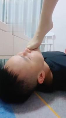 【婷婷】贝壳头原味肉丝羞辱 bf17881