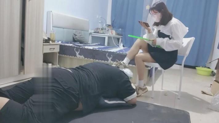 【金桔小主】萝莉主运动鞋白袜踩踏/骑马 bf17906