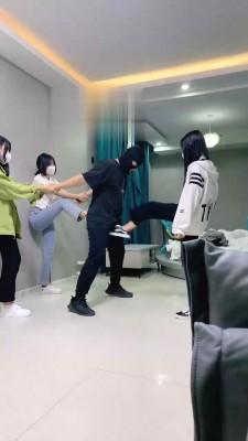 【精神小妹】多位素人学生S暴力提档 bf17885