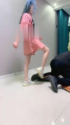 【精神小妹】多位素人学生S暴力提档 bf17885