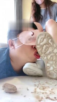 【维因】强迫狗舔泥巴脏鞋底 bf17869