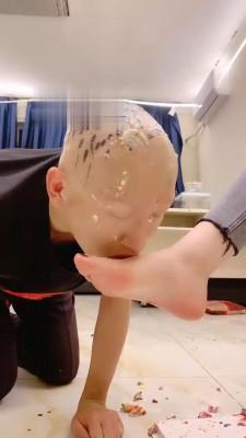 【冷凝大人】踩踏蛋糕喂食贱奴 bf17908