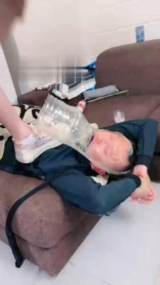 【艾琳】重口-成吨的口水呕吐物/浓痰喂食专场 bf17816