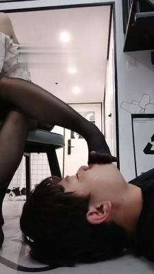 【一茶】黑丝高跟脚底蹂躏 bf17808