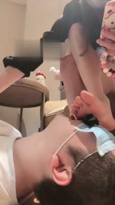 【阿月】疯狂闻舔黑色船袜 bf17812