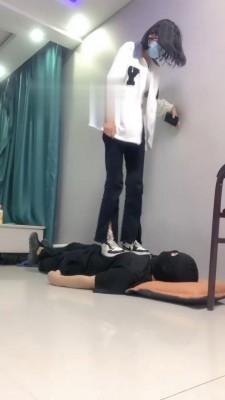 【精神小妹】被素人学生主群调群虐【续集】 bf17798