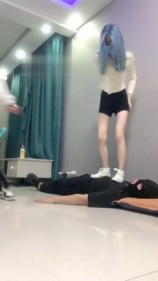 【精神小妹】被素人学生主群调群虐【续集】 bf17798