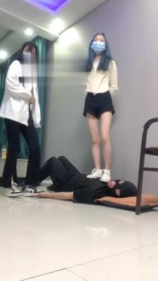 【精神小妹】被素人学生主群调群虐【续集】 bf17798