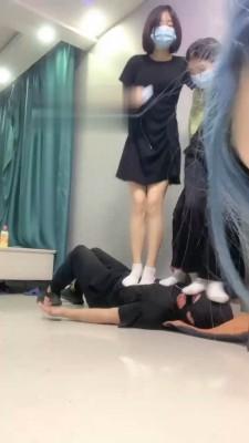 【精神小妹】被素人学生主群调群虐【续集】 bf17798