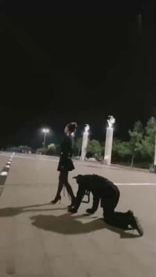 【妮可】御姐户外遛废物狗 bf17788