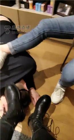 【文文】双素人臭脚玩 JS220825