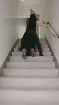 【美帝】御姐楼道遛狗 bf17774