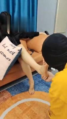 【万灵】黑靴踩踏+插嘴深喉 bf17704