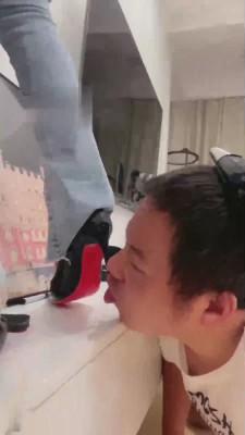 【樱桃大大】带闺蜜一起虐偷拍狗 bf17700