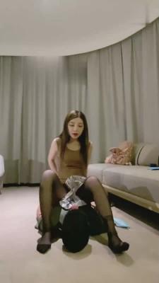 【领主老大】御姐黑丝全体重踩踏虐 bf17649