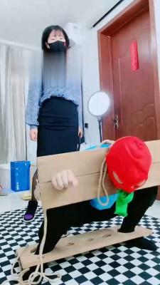 【美离子】袜子塞嘴强制鞭打 bf17668