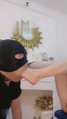 【茹雪】裸足深喉调恋足狗 bf17631