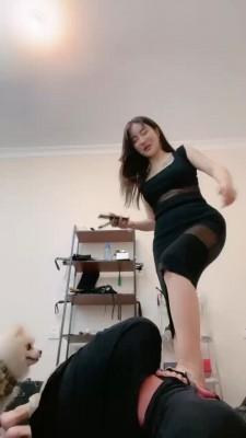 【风吟殿下】高跟全体重踩踏训练 bf17664