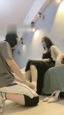 【兔美美】御姐臭袜脚窒息 bf17588