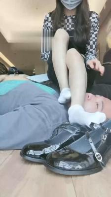 【岁岁殿下】脏白袜/足喂食/深喉/踩脸/耳光强制跪拜 bf17629