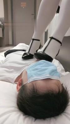 【柠檬大大】皮鞋原味白丝踩奶狗 bf17632