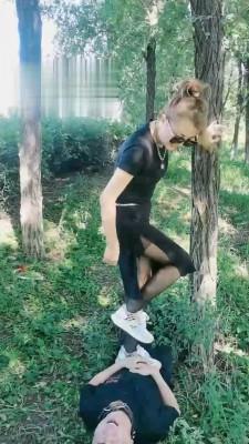 【梦蝶女王】户外抓住偷拍狂虐待 bf17570