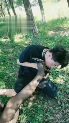 【梦蝶女王】户外抓住偷拍狂虐待 bf17570