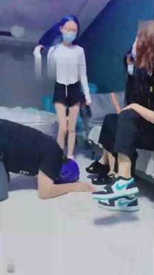 【精神小妹】多位素人tj群调群虐 bf17522