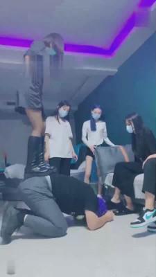 【精神小妹】多位素人tj群调群虐 bf17522