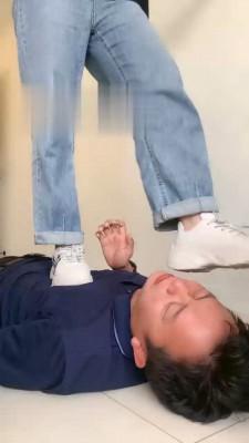 【悠悠】碰到猥琐中介被我调【完整版】 bf17516