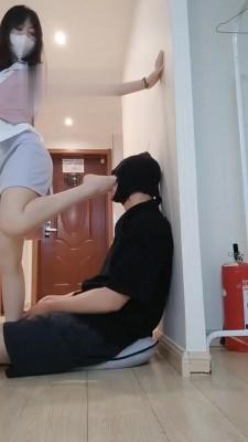 【丫丫啊】御姐小姐姐捆绑哥哥虐打 bf17535