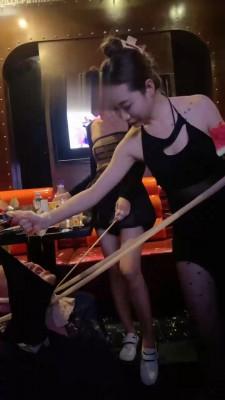 【领主老大】精彩-KTV多女王群调废物狗【双视角版】 bf17485