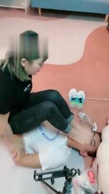 【馨爷】漂亮御姐暴力虐打 bf17400