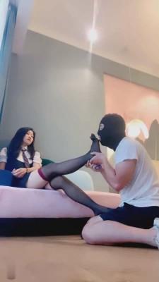 【爪爪】黑丝小姐姐羞辱地毯奶狗 bf17393