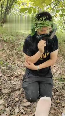 【辣妹s】户外抓住跟踪狂魔