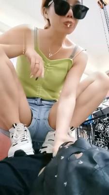 【成都叶子】强制踩虐厕奴 bf17330