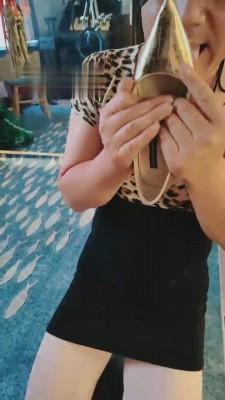 【东营天香百合】肉丝高跟羞辱小霸王 bf15677