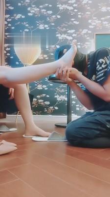 【酱酱子s】学生S小白鞋肉丝羞辱调 bf15691