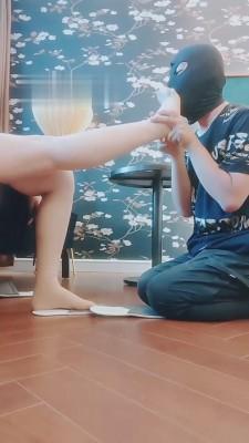 【酱酱子s】学生S小白鞋肉丝羞辱调 bf15691