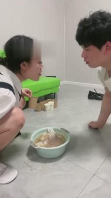 【逗逗】呕吐物强制喂食 bf15661