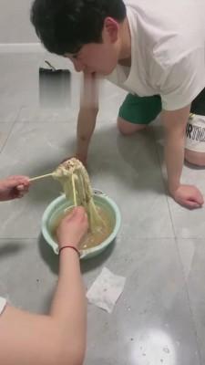 【逗逗】呕吐物强制喂食 bf15661