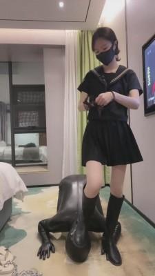 【万一S】长靴S肉丝羞辱碾压皮革衣 bf15702