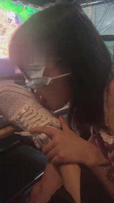 【安若】网吧女奴舔脏鞋臭袜 bf15664